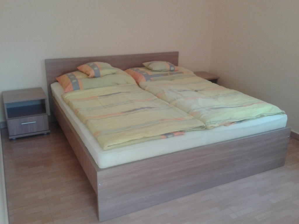 Hatarmenti Vendeghaz Zsira Oda fotoğraf
